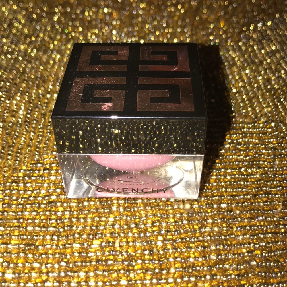 Givenchy 💕pearly rose